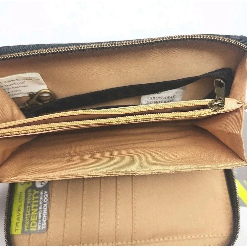 Travelon Wallet Wristlet Black Nylon 7.5x4 Card Organizer Coin Zip RFID NEW
